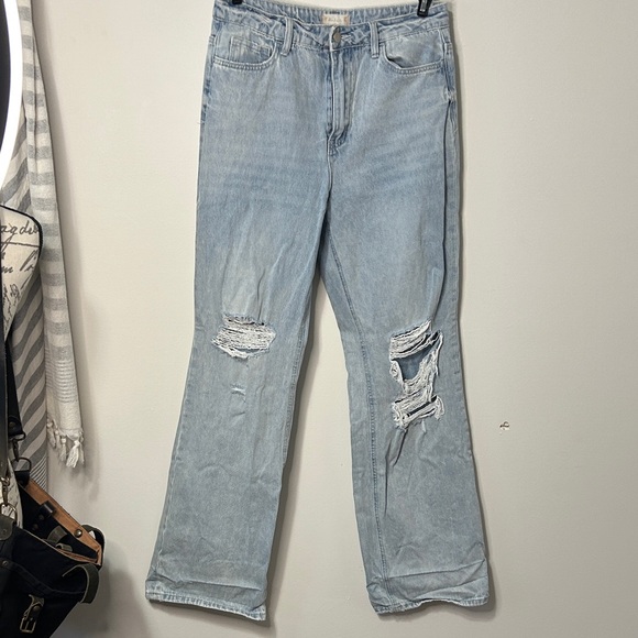 Altar'd State Denim - Altar'd State Light Blue Straight Leg Jeans‎